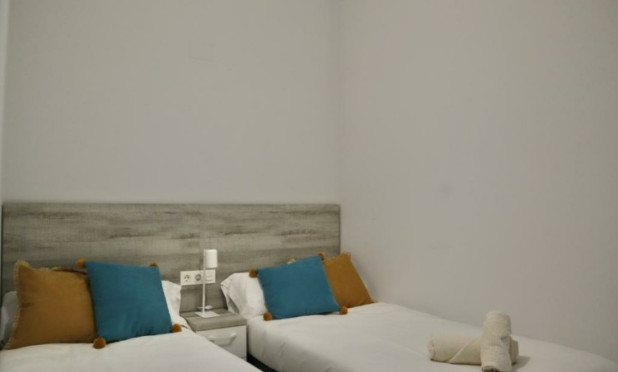 Lange Termijn Verhuur - Appartement / flat - Torrevieja - Centro