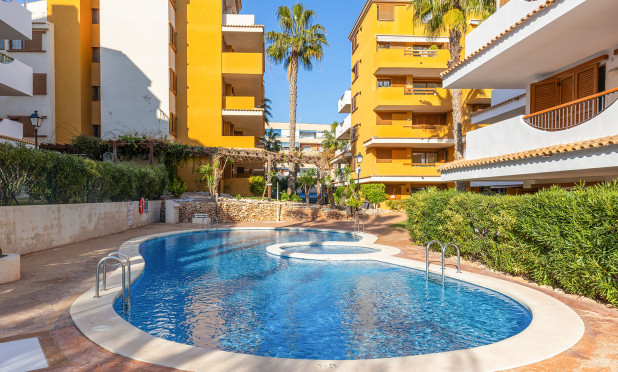 Resale - Apartment / flat - Torrevieja - Punta Prima