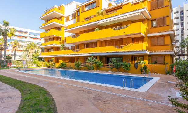 Resale - Apartment / flat - Torrevieja - Punta Prima