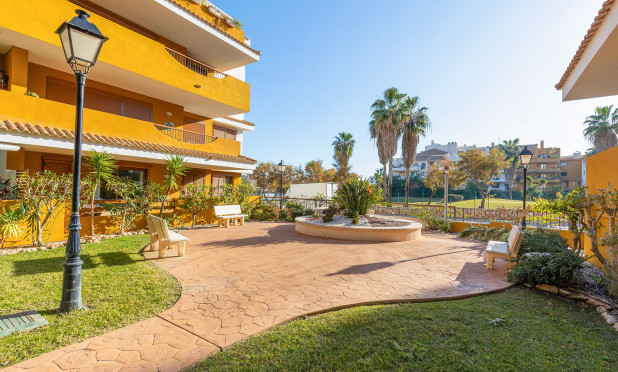 Resale - Apartment / flat - Torrevieja - Punta Prima
