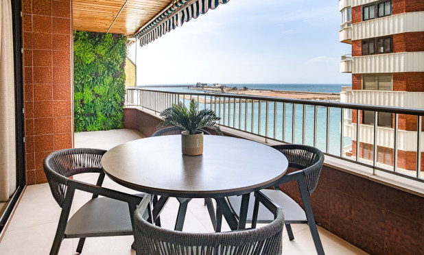 Resale - Apartment / flat - Torrevieja - Acequion