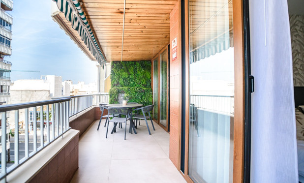 Resale - Apartment / flat - Torrevieja - Acequion