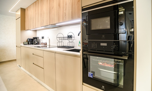 Resale - Apartment / flat - Torrevieja - Acequion