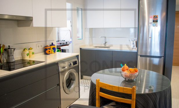 Resale - Apartment / flat - Torrevieja - Playa del Cura