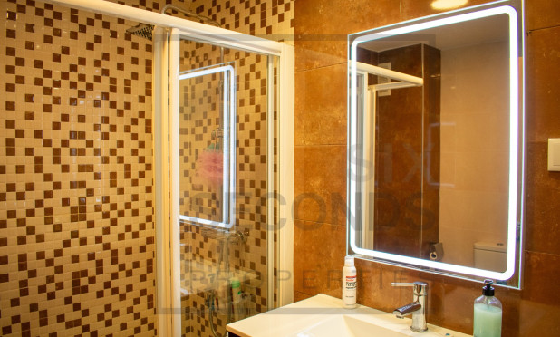 Resale - Apartment / flat - Torrevieja - Playa del Cura