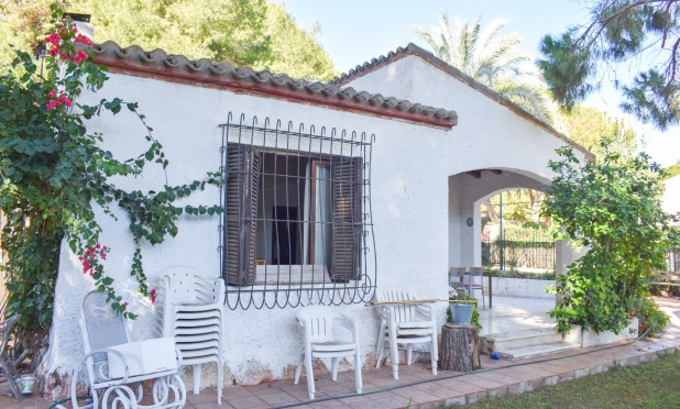 Resale - Villa - Orihuela Costa - Punta Prima