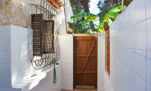 Resale - Villa - Orihuela Costa - Punta Prima