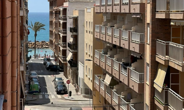 Resale - Apartment / flat - Torrevieja - Playa del Cura
