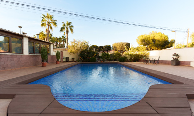 Resale - Semi-detached villa - Torrevieja - Los Balcones