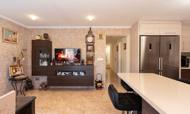 Resale - Semi-detached villa - Torrevieja - Los Balcones