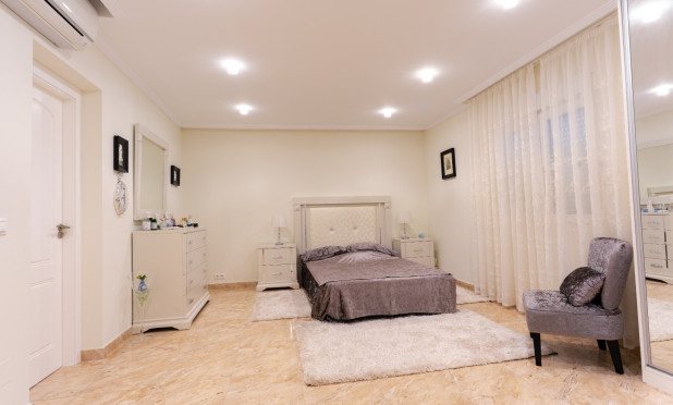 Resale - Semi-detached villa - Torrevieja - Los Balcones