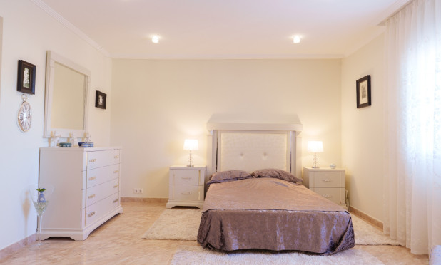Resale - Semi-detached villa - Torrevieja - Los Balcones