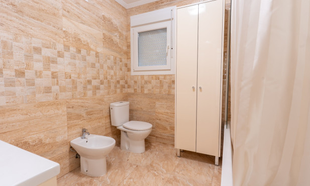 Resale - Semi-detached villa - Torrevieja - Los Balcones