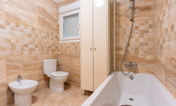Resale - Semi-detached villa - Torrevieja - Los Balcones