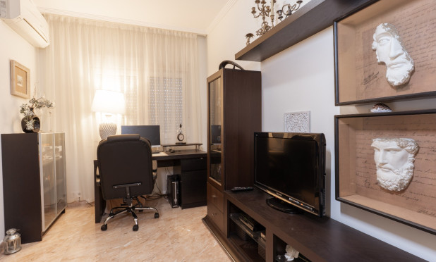 Resale - Semi-detached villa - Torrevieja - Los Balcones