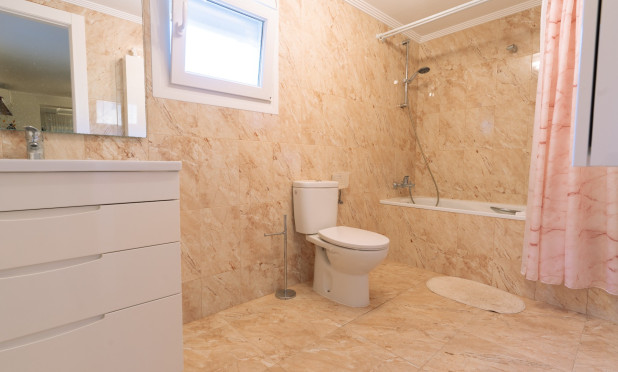Resale - Semi-detached villa - Torrevieja - Los Balcones