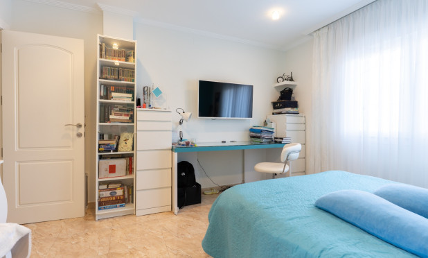 Resale - Semi-detached villa - Torrevieja - Los Balcones