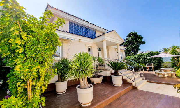 Resale - Villa - Torrevieja - La Mata