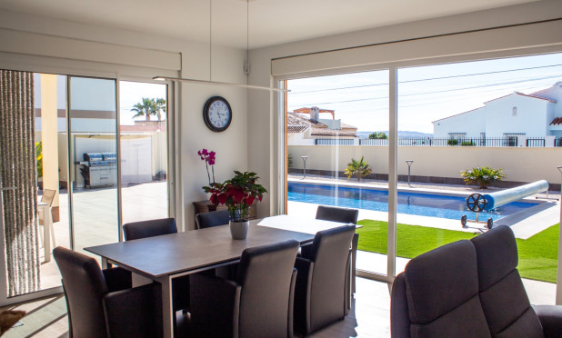 Resale - Semi-detached villa - Torrevieja - La Siesta - El Salado -  Torreta