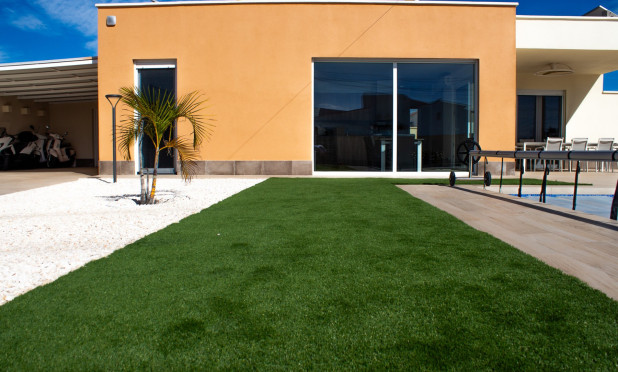 Resale - Semi-detached villa - Torrevieja - La Siesta - El Salado -  Torreta
