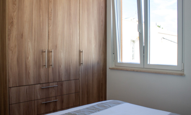 Resale - Semi-detached villa - Torrevieja - La Siesta - El Salado -  Torreta