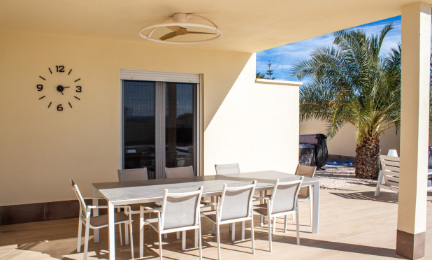 Resale - Semi-detached villa - Torrevieja - La Siesta - El Salado -  Torreta