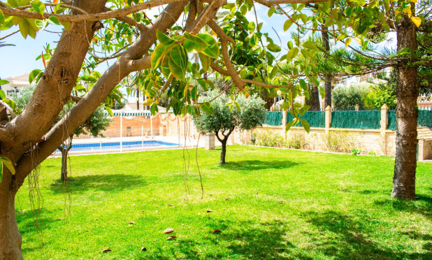Resale - Villa - Orihuela Costa - MUY CERCA DE LA PLAYA