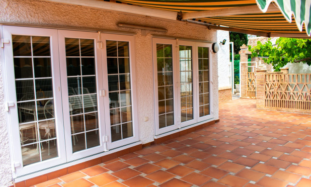 Resale - Villa - Orihuela Costa - MUY CERCA DE LA PLAYA