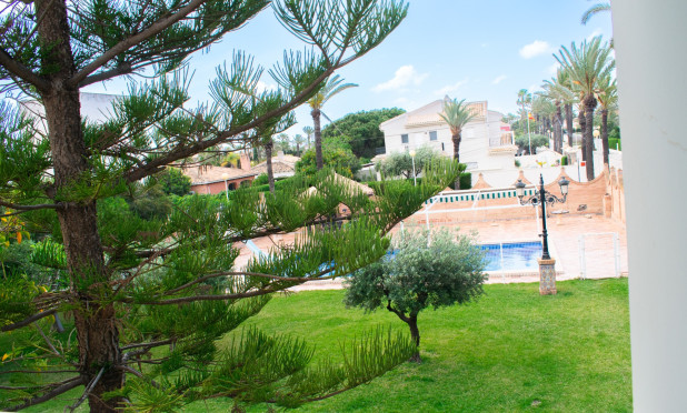 Resale - Villa - Orihuela Costa - MUY CERCA DE LA PLAYA