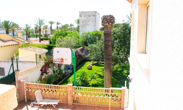 Resale - Villa - Orihuela Costa - MUY CERCA DE LA PLAYA