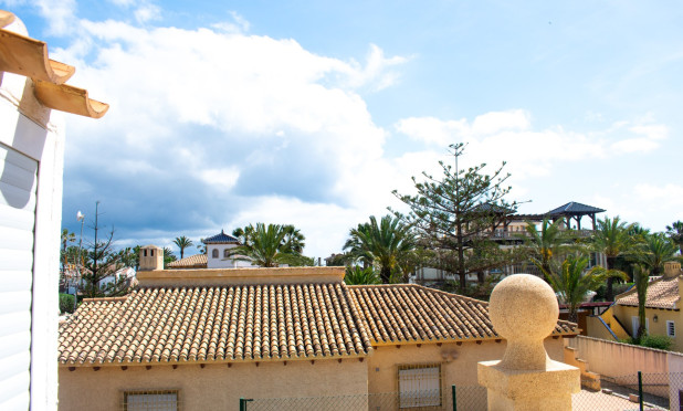 Resale - Villa - Orihuela Costa - MUY CERCA DE LA PLAYA
