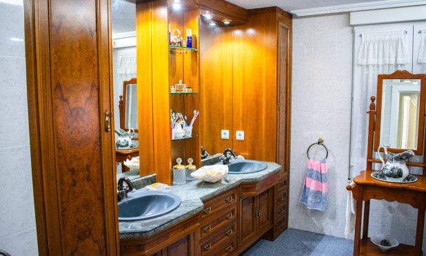 Resale - Villa - Orihuela Costa - MUY CERCA DE LA PLAYA