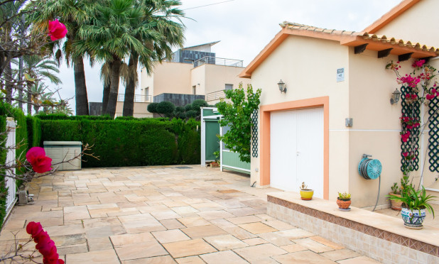 Resale - Villa - Orihuela Costa - Cabo Roig *
