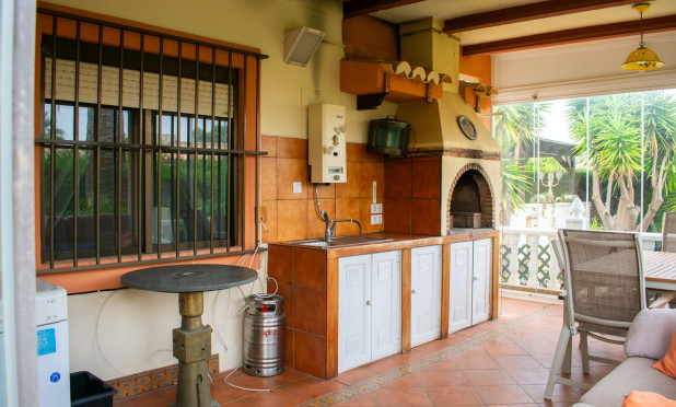 Resale - Villa - Orihuela Costa - Cabo Roig *