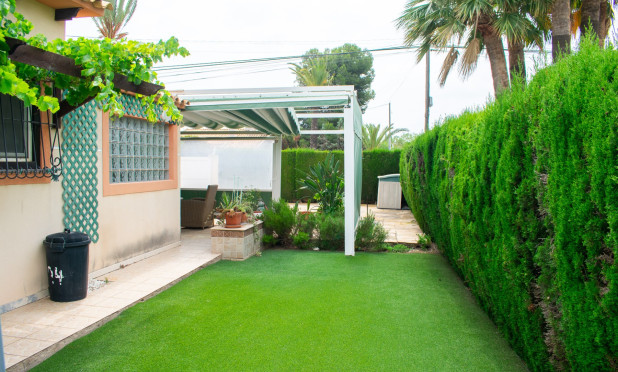 Resale - Villa - Orihuela Costa - Cabo Roig *