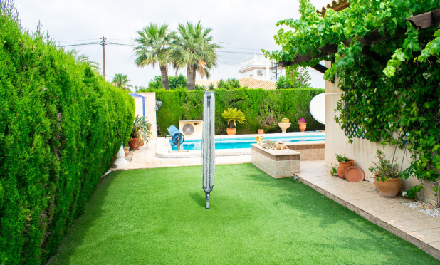 Resale - Villa - Orihuela Costa - Cabo Roig *