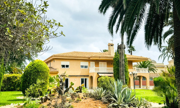 Resale - Villa - Cartagena - La Manga del Mar Menor