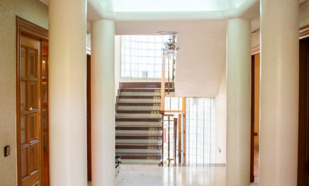 Resale - Villa - Llano de brujas
