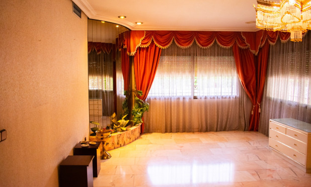 Resale - Villa - Llano de brujas