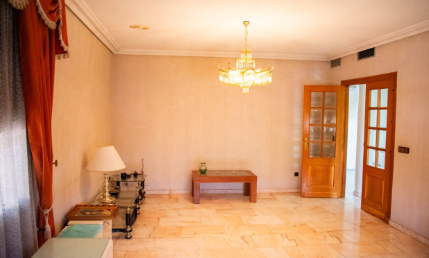 Resale - Villa - Llano de brujas