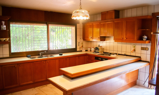 Resale - Villa - Llano de brujas