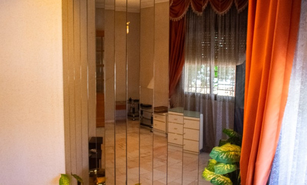 Resale - Villa - Llano de brujas