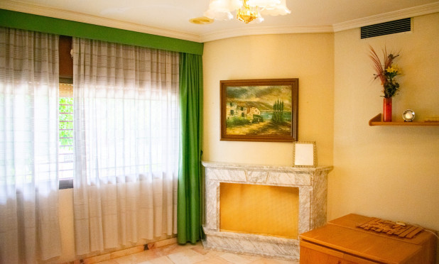 Resale - Villa - Llano de brujas