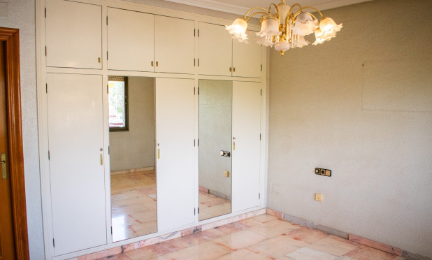 Resale - Villa - Llano de brujas