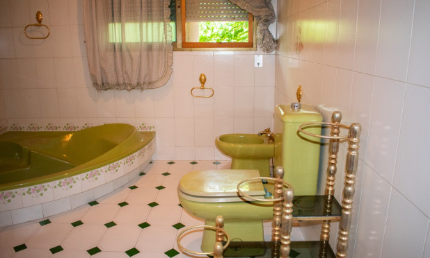 Resale - Villa - Llano de brujas