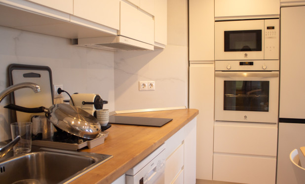 Resale - Apartment / flat - Torrevieja - La Mata