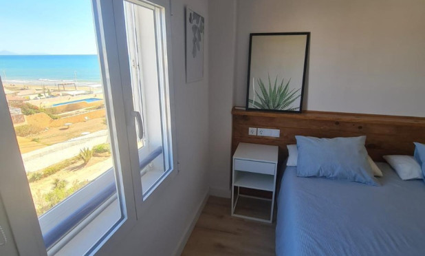 Resale - Apartment / flat - Torrevieja - La Mata