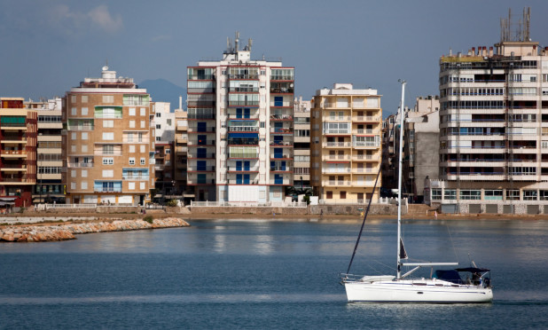 Resale - Apartment / flat - Torrevieja - La Mata