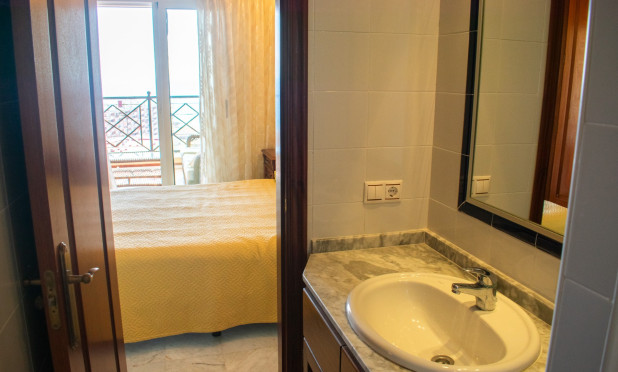 Resale - Apartment / flat - Torrevieja - Playa de los Locos
