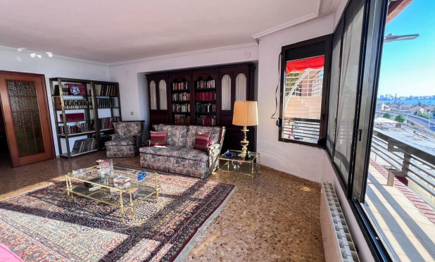 Resale - Apartment / flat - Alicante - Centro
